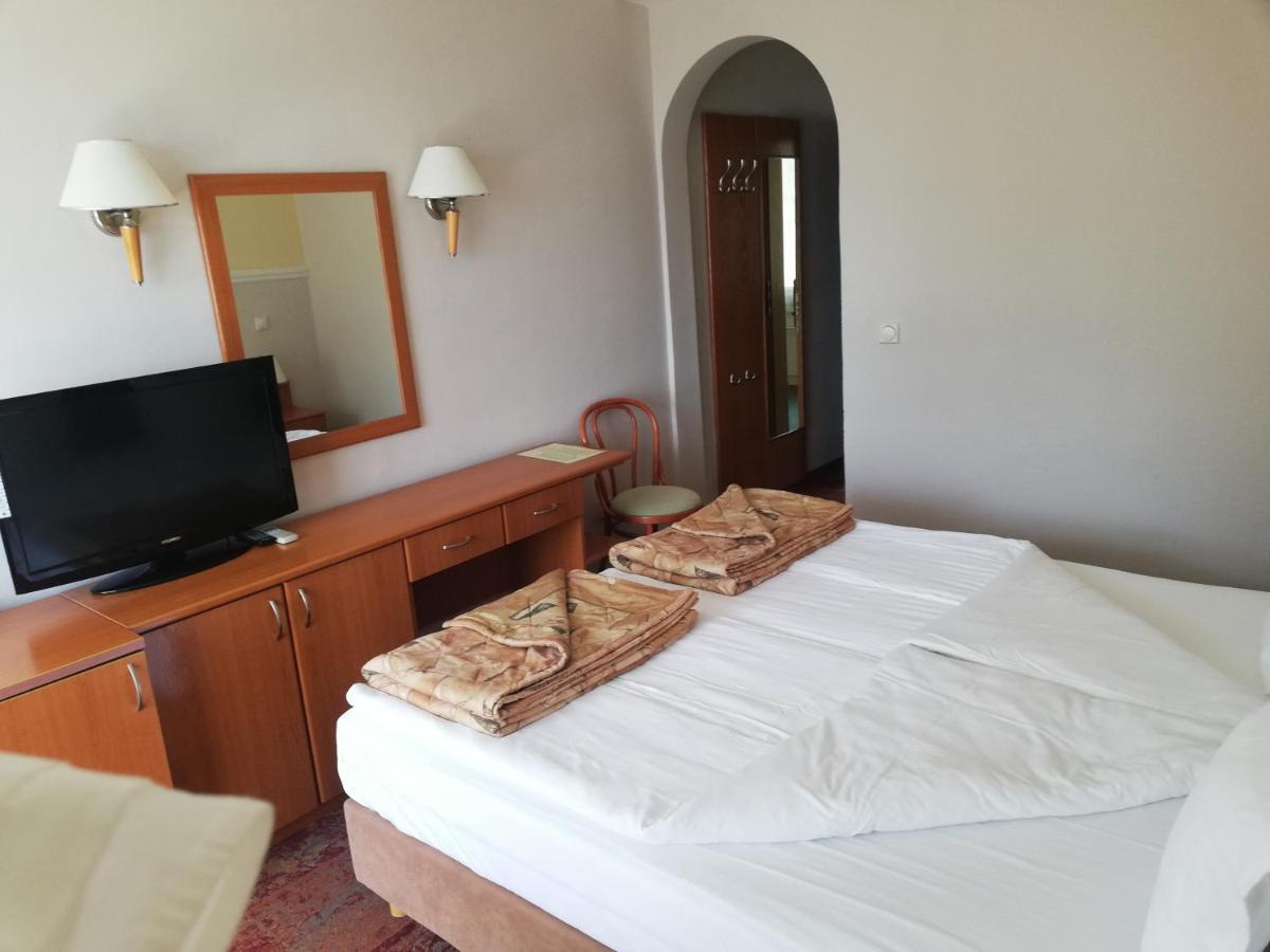 Hotel Makpetrol Струга Экстерьер фото
